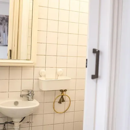 Charming Studio Very Close To Arc De Triomphe